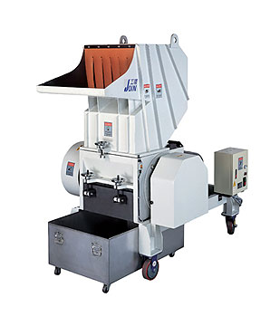 Power:1-2 HP (0.75kw-1.5kw) Rotating Diameter:Ø180mm Inlet Size:180*220mm R.P.M.:390/460rpm Rotary Blade:3pcs(3claws) Stationary Blade:2pcs Machine Weight:120kg Machine Size:450*740*1160 mm Capacity:80-120kg /hr Contents:15kg
